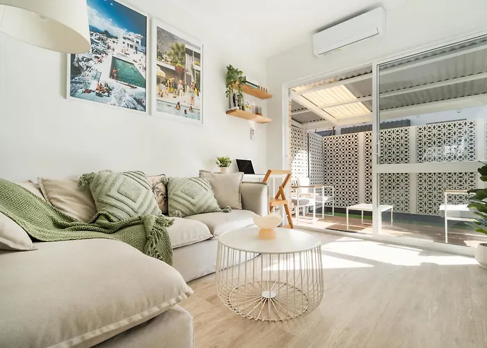 Palma - Couples Beach Shack!