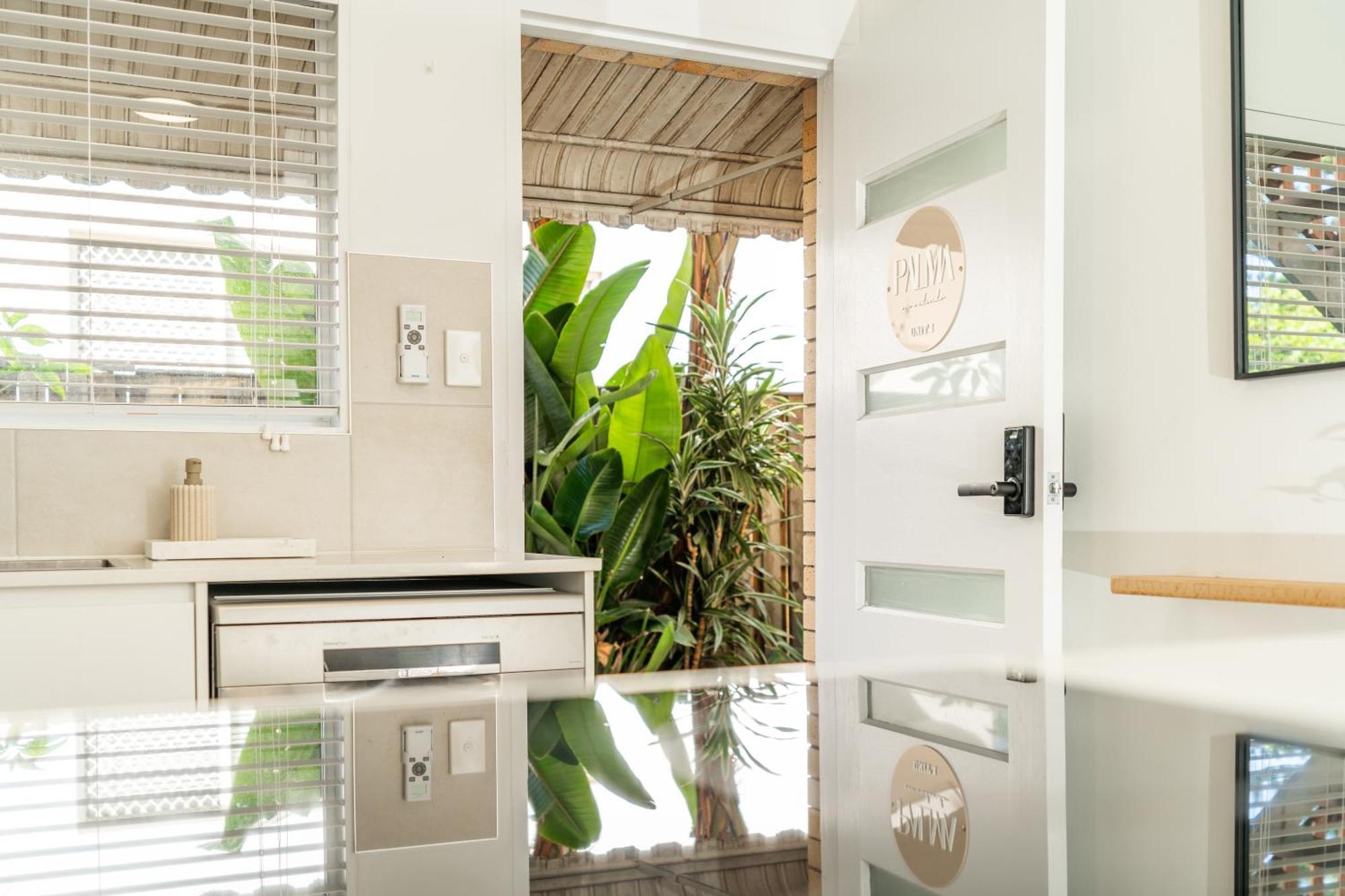 Palma - Couples Shack! Gold Coast